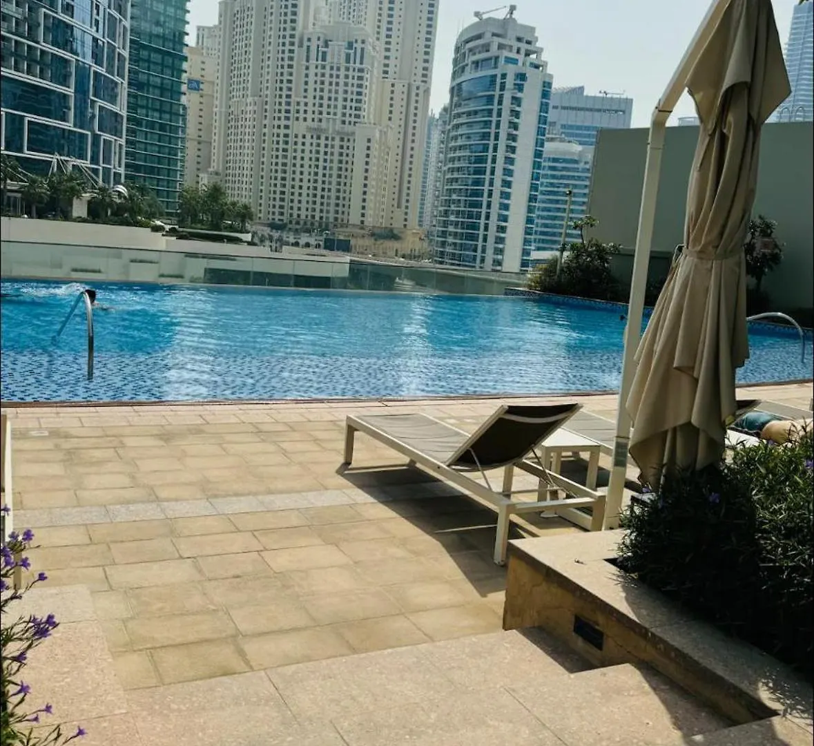 Luxurious Apartment With Sea View Dubai